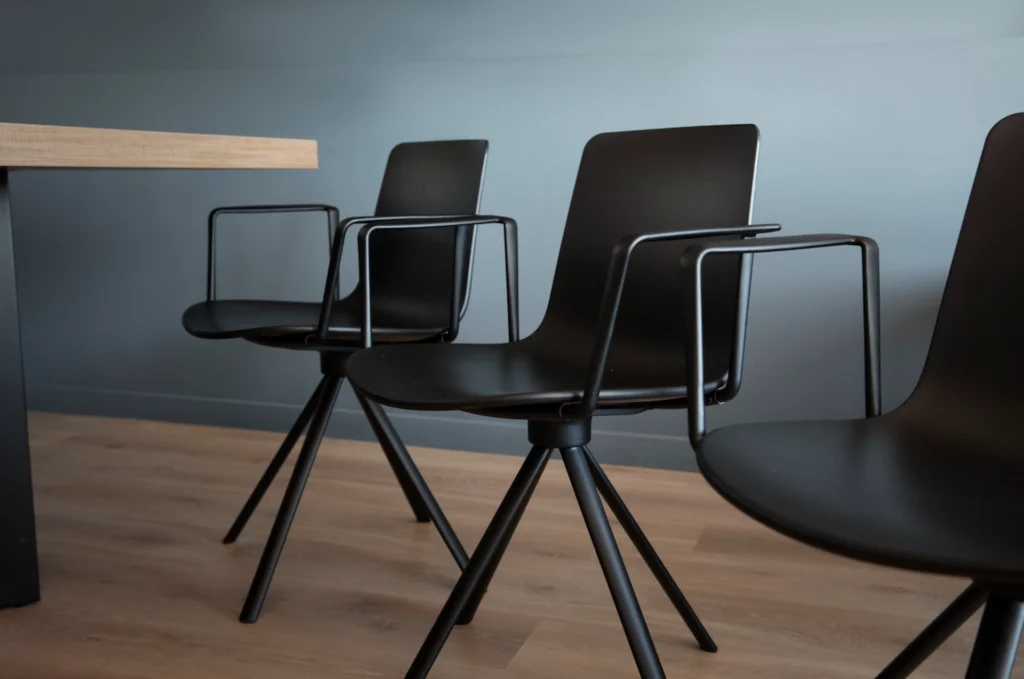 chaises, mobilier de bureau seconde vie