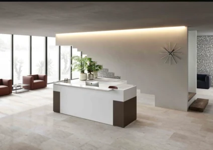 une banque d'accueil corporate, moderne et design pour un espace d'accueil ou d'attente
