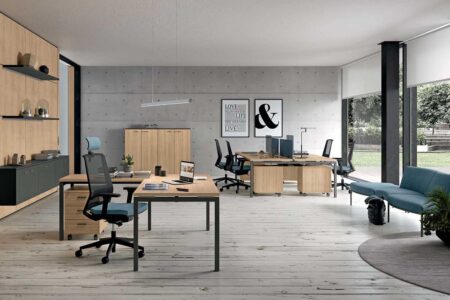 bureaux opérationnels pour collaborateurs dans un espace d'entreprise