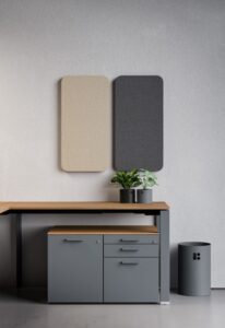 un ou plusieurs caissons avec finition métal, bois, dans un espace de travail, idéal pour un bureau d'entreprise, pour du rangement ou du classement