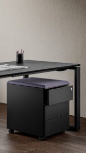 un ou plusieurs caissons avec finition métal, bois, dans un espace de travail, idéal pour un bureau d'entreprise, pour du rangement ou du classement
