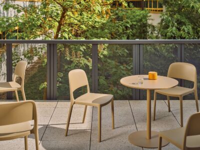 chaises et fauteuils d'extérieur outdoor au tissu résistant pour un usage durable
