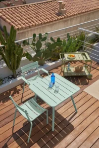 chaises et fauteuils d'extérieur outdoor au tissu résistant pour un usage durable