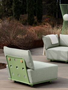 chaises et fauteuils d'extérieur outdoor au tissu résistant pour un usage durable