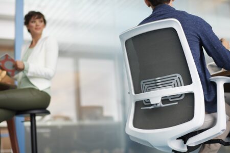 fauteuil ergonomique réglable et ajustable pour la prévention des TMS, idéal entreprise, open space, santé des collaborateurs
