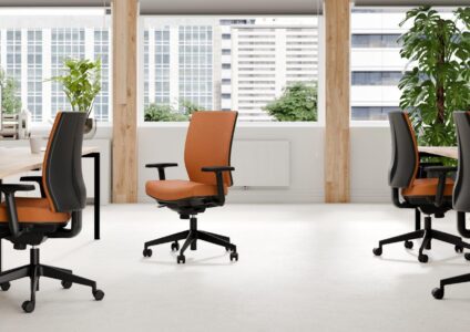 fauteuils de travail pour les collaborateurs d'une entreprise, idéal pour open space, coworking