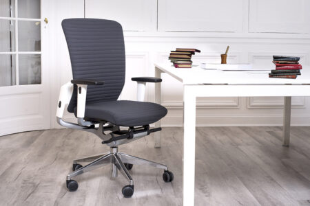 fauteuils de travail pour les collaborateurs d'une entreprise, idéal pour open space, coworking