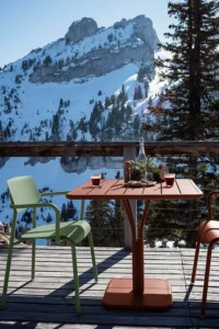 tables extérieures outdoor pour terrasse, tables durables et résistantes