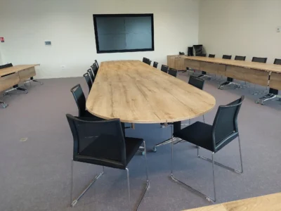 aménagement du SDEM, syndicat départemental de l'énergie de la manche : 900 m² aménagé, 24 postes de travail, 1 cafétéria, 1 salle de réunion 60 places, 1 espace accueil, rayonnage d'archives