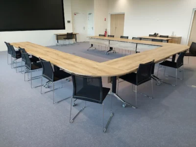 aménagement du SDEM, syndicat départemental de l'énergie de la manche : 900 m² aménagé, 24 postes de travail, 1 cafétéria, 1 salle de réunion 60 places, 1 espace accueil, rayonnage d'archives