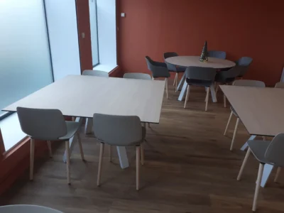 aménagement de l'enseigne coopérative U du nord ouest : Salle de pause 121 m2 Lounge et restauration 52 places assises