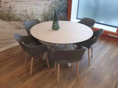 aménagement de l'enseigne coopérative U du nord ouest : Salle de pause 121 m2 Lounge et restauration 52 places assises