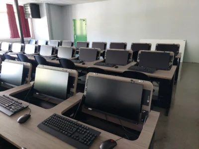aménagement d'une salle informatique pour une école d'ingénieurs à caen