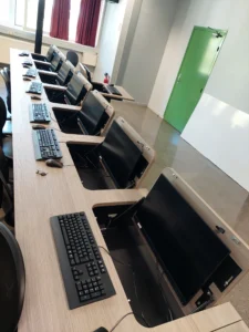 aménagement d'une salle informatique pour une école d'ingénieurs à caen