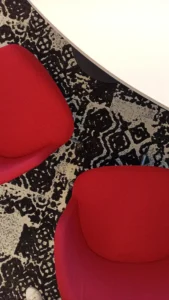 amenagement 300m² pour l'EMN plateau digital à caen : 2 cabines acoustiques, bureaux papillons, postes de travail, babyfoot, salle de pause, une banquette, canapés lounge
