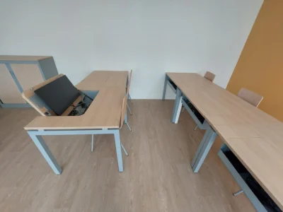 aménagement de 1500m² pour l'école de soudure industrielle héfaïs à cherbourg : Bureaux administratif / accueil ( 5 postes) Salle de pause, restaurant Salles de formation théorique Salle de profs 85 assises