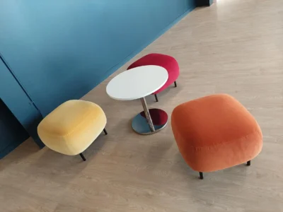 aménagement de 1500m² pour l'école de soudure industrielle héfaïs à cherbourg : Bureaux administratif / accueil ( 5 postes) Salle de pause, restaurant Salles de formation théorique Salle de profs 85 assises
