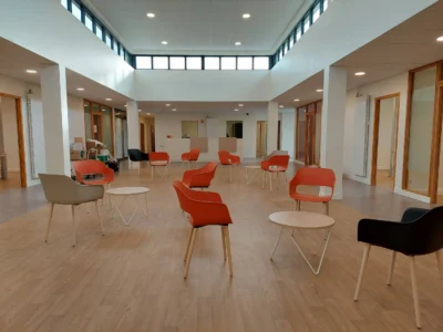 Aménagement sur différents sites accueil /espace attente /salle de réunion