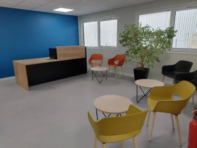 Aménagement sur différents sites accueil /espace attente /salle de réunion
