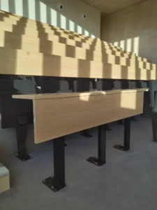 aménagement de l'amphi de l'université régionale des métiers de l'artisanat, gradins pour école supérieure